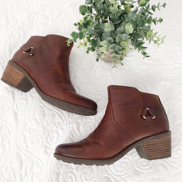 teva foxy waterproof booties